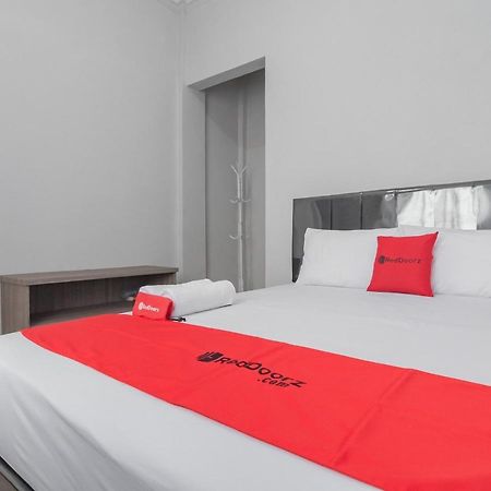 Готель Reddoorz Syariah Near Wisata Situ Gunung Sukabumi Kadudampit Екстер'єр фото